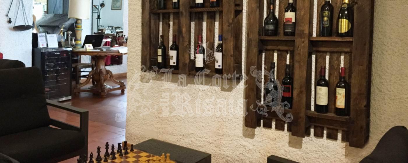 La sala e l’enoteca